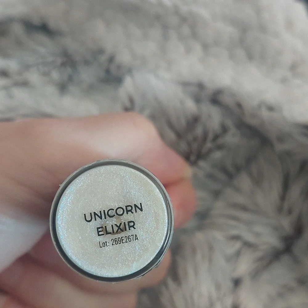 Makeup Revolution new seal